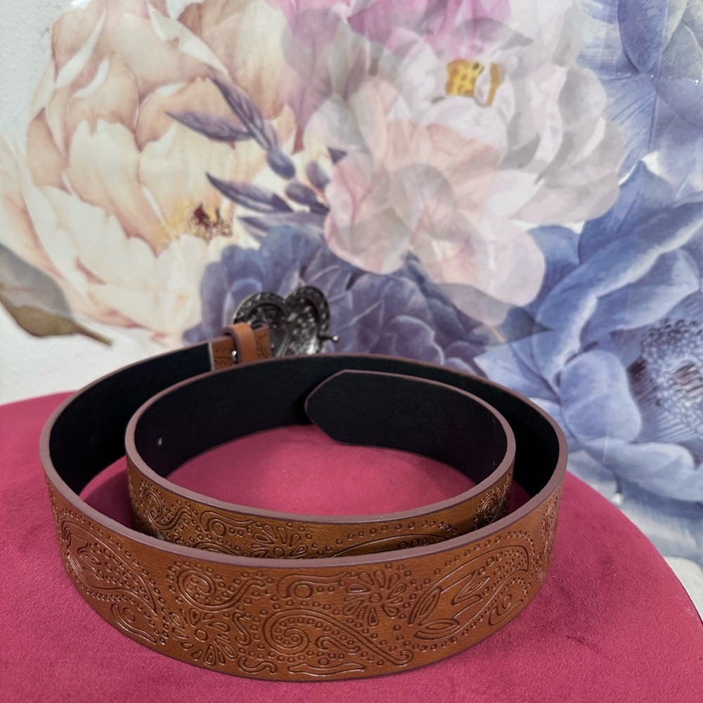 New Lovers and Friends Heart Buckle Belt in Brown Silver leather western cowboy - Picture 6 of 8